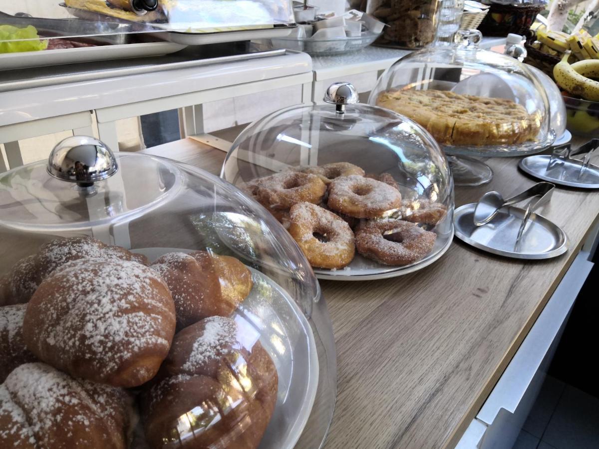 Hotel Iride Suite, Breakfast&Brunch - ideale per famiglie e coppie Riccione Esterno foto
