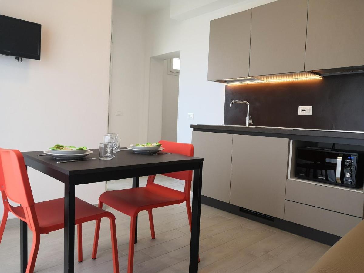 Hotel Iride Suite, Breakfast&Brunch - ideale per famiglie e coppie Riccione Esterno foto