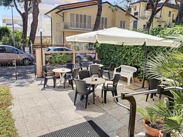 Hotel Iride Suite, Breakfast&Brunch - ideale per famiglie e coppie Riccione Esterno foto