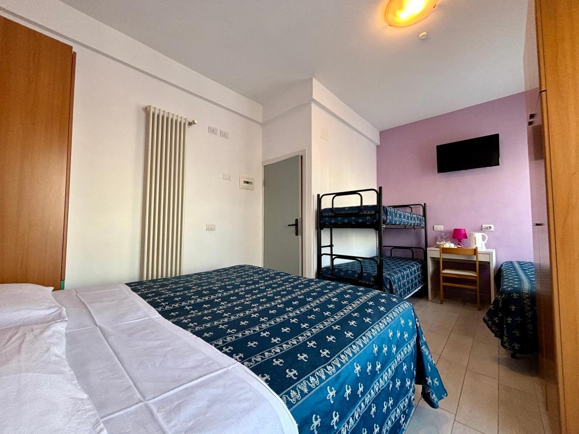 Hotel Iride Suite, Breakfast&Brunch - ideale per famiglie e coppie Riccione Esterno foto