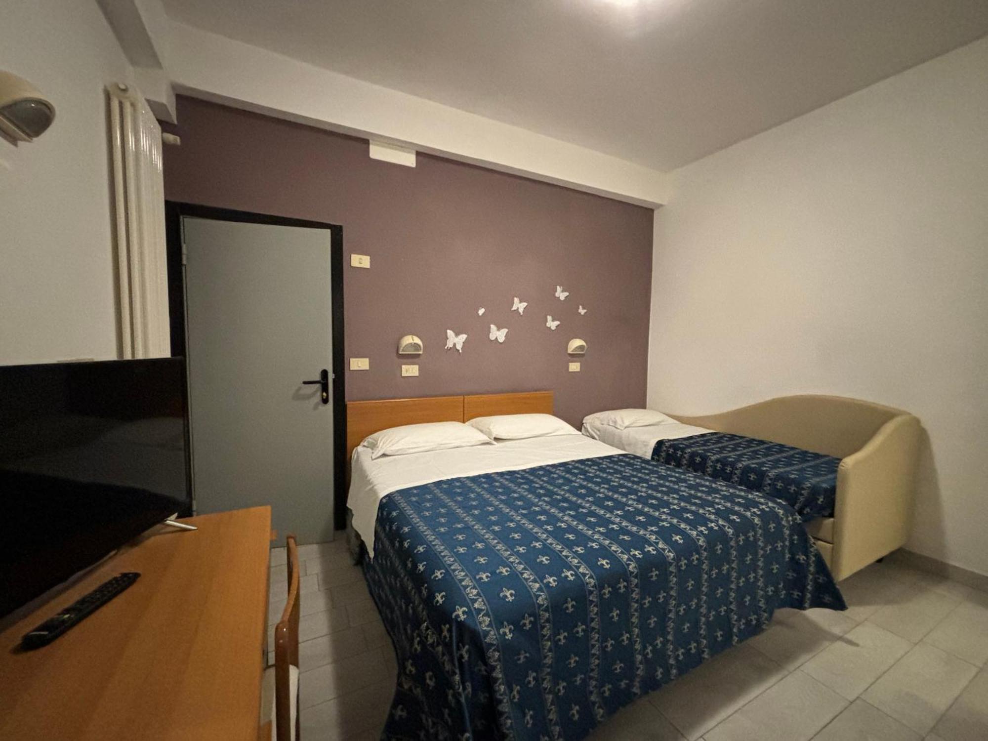 Hotel Iride Suite, Breakfast&Brunch - ideale per famiglie e coppie Riccione Esterno foto