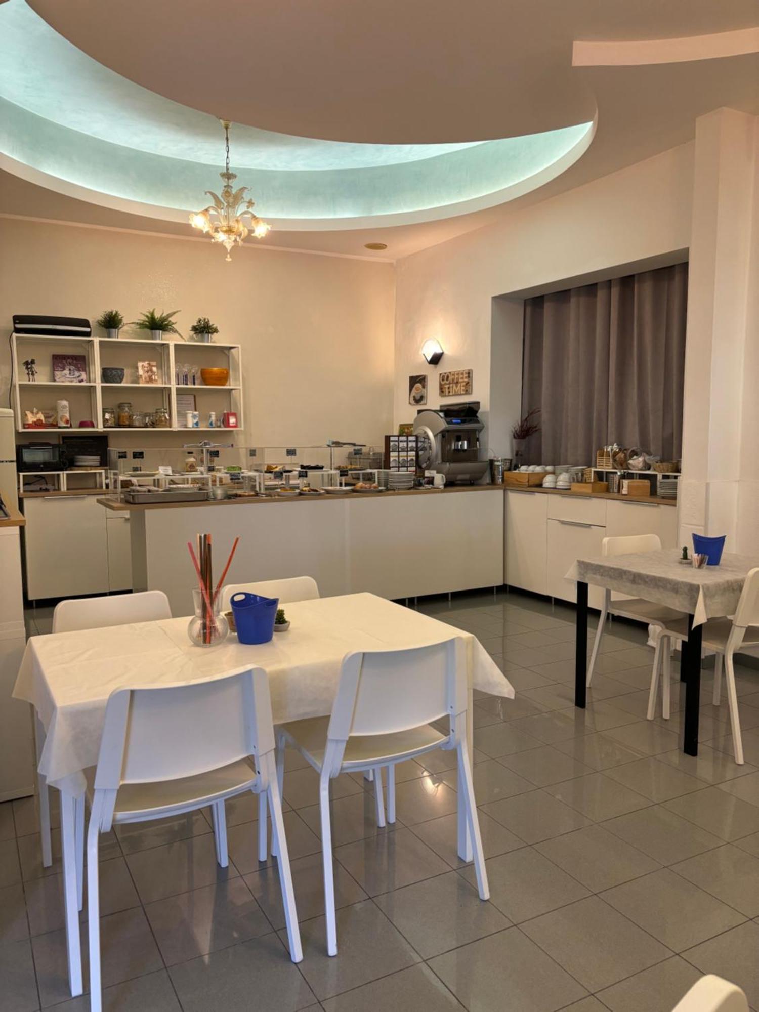 Hotel Iride Suite, Breakfast&Brunch - ideale per famiglie e coppie Riccione Esterno foto