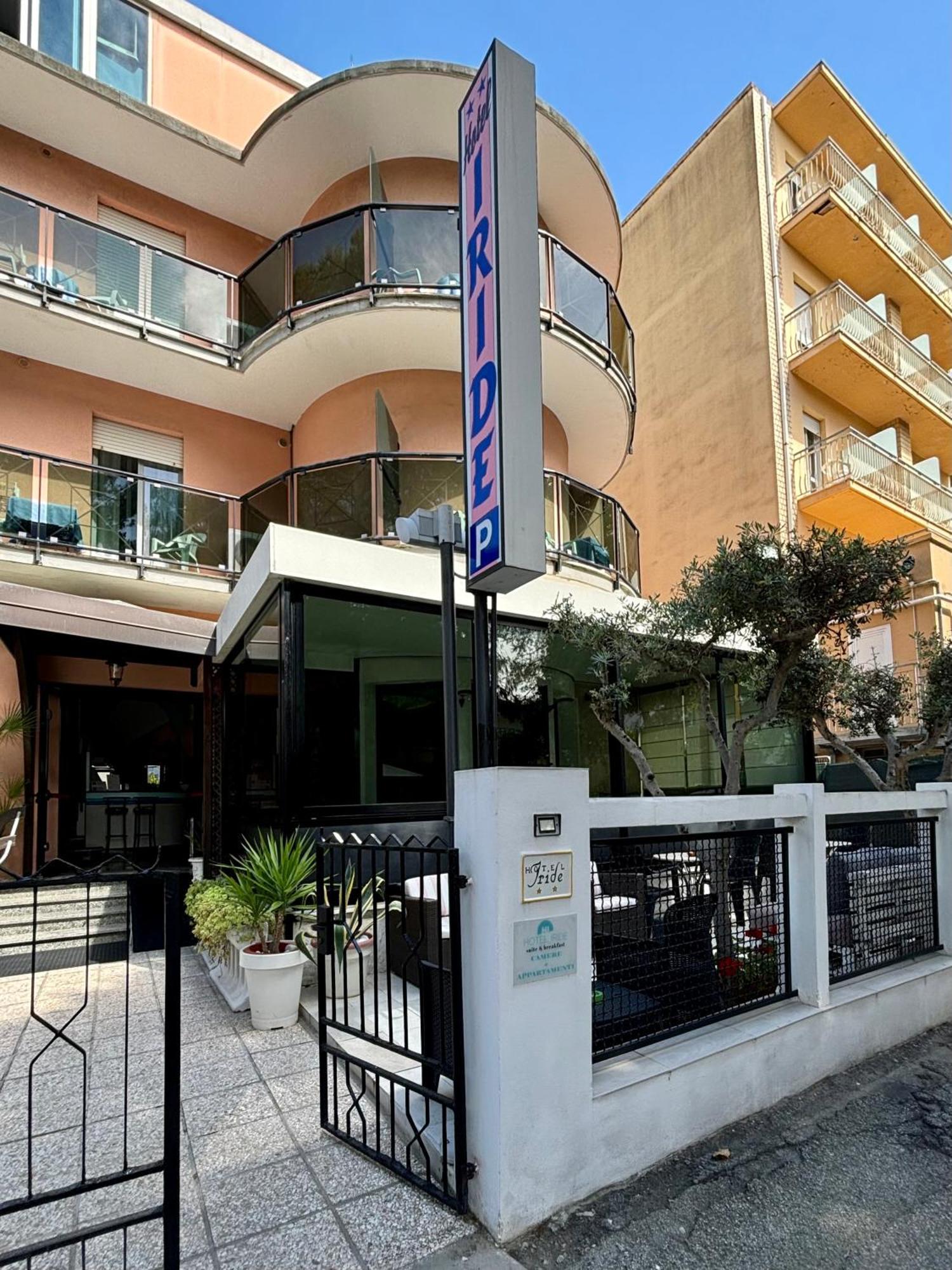 Hotel Iride Suite, Breakfast&Brunch - ideale per famiglie e coppie Riccione Esterno foto