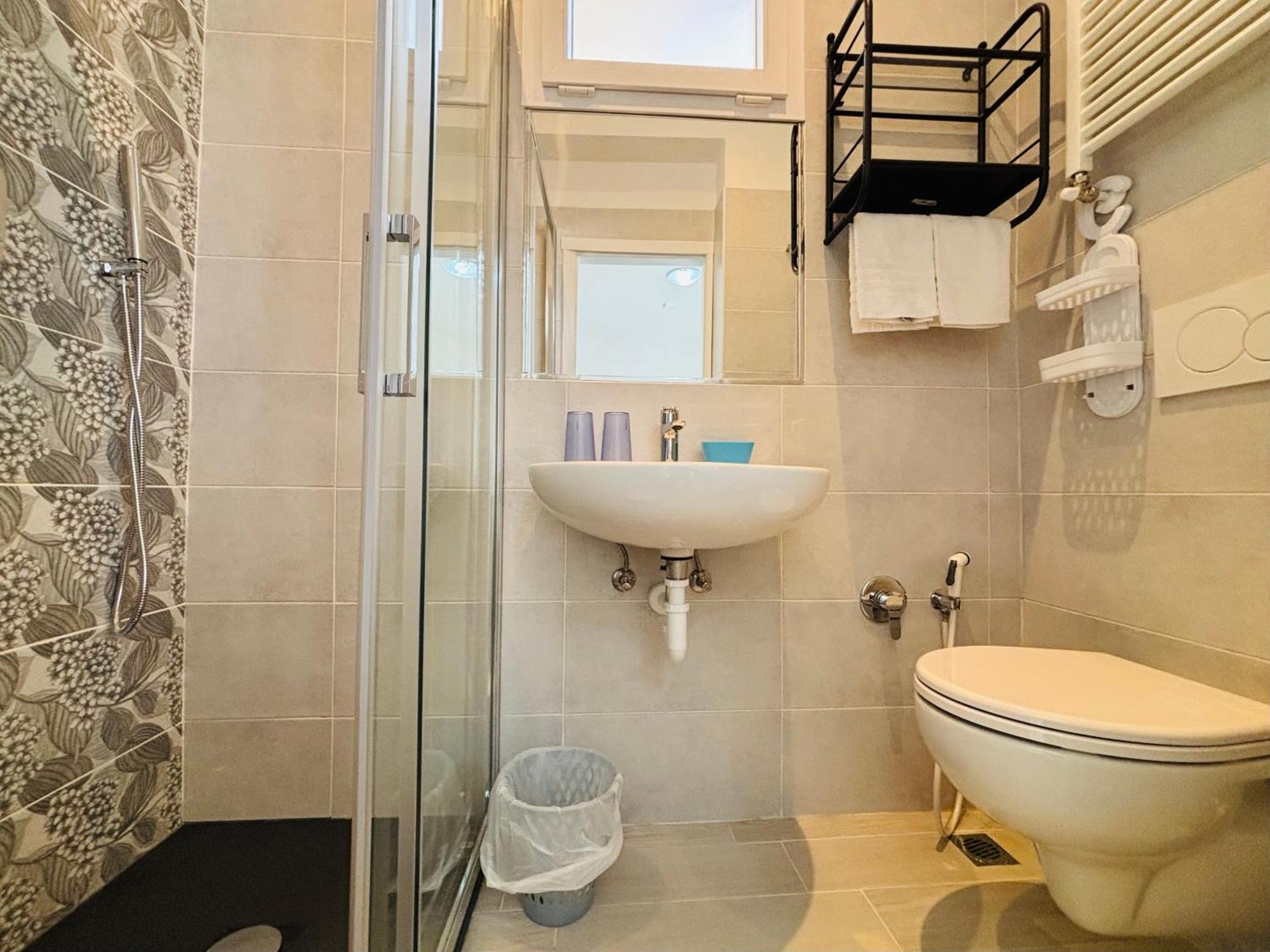 Hotel Iride Suite, Breakfast&Brunch - ideale per famiglie e coppie Riccione Esterno foto