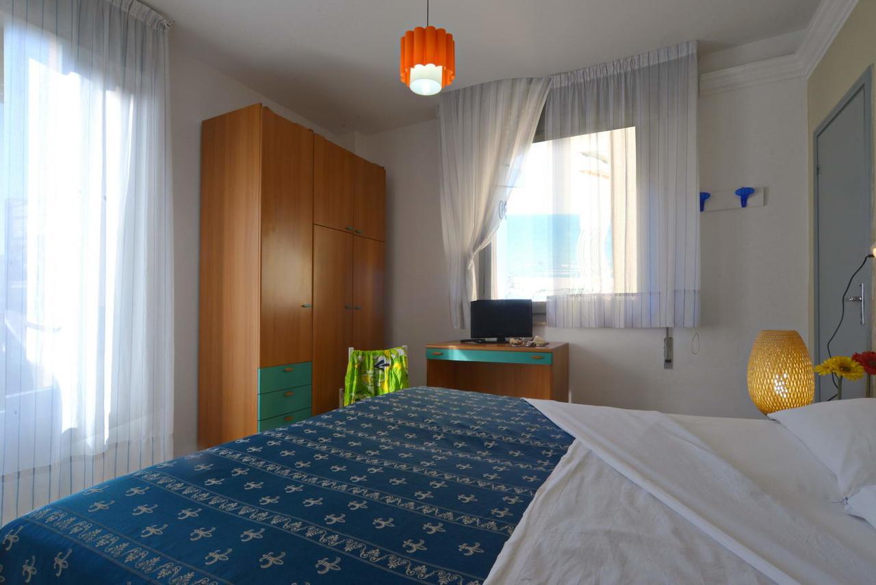 Hotel Iride Suite, Breakfast&Brunch - ideale per famiglie e coppie Riccione Esterno foto