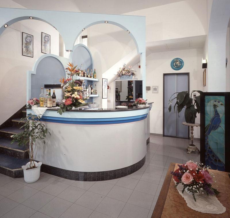 Hotel Iride Suite, Breakfast&Brunch - ideale per famiglie e coppie Riccione Esterno foto