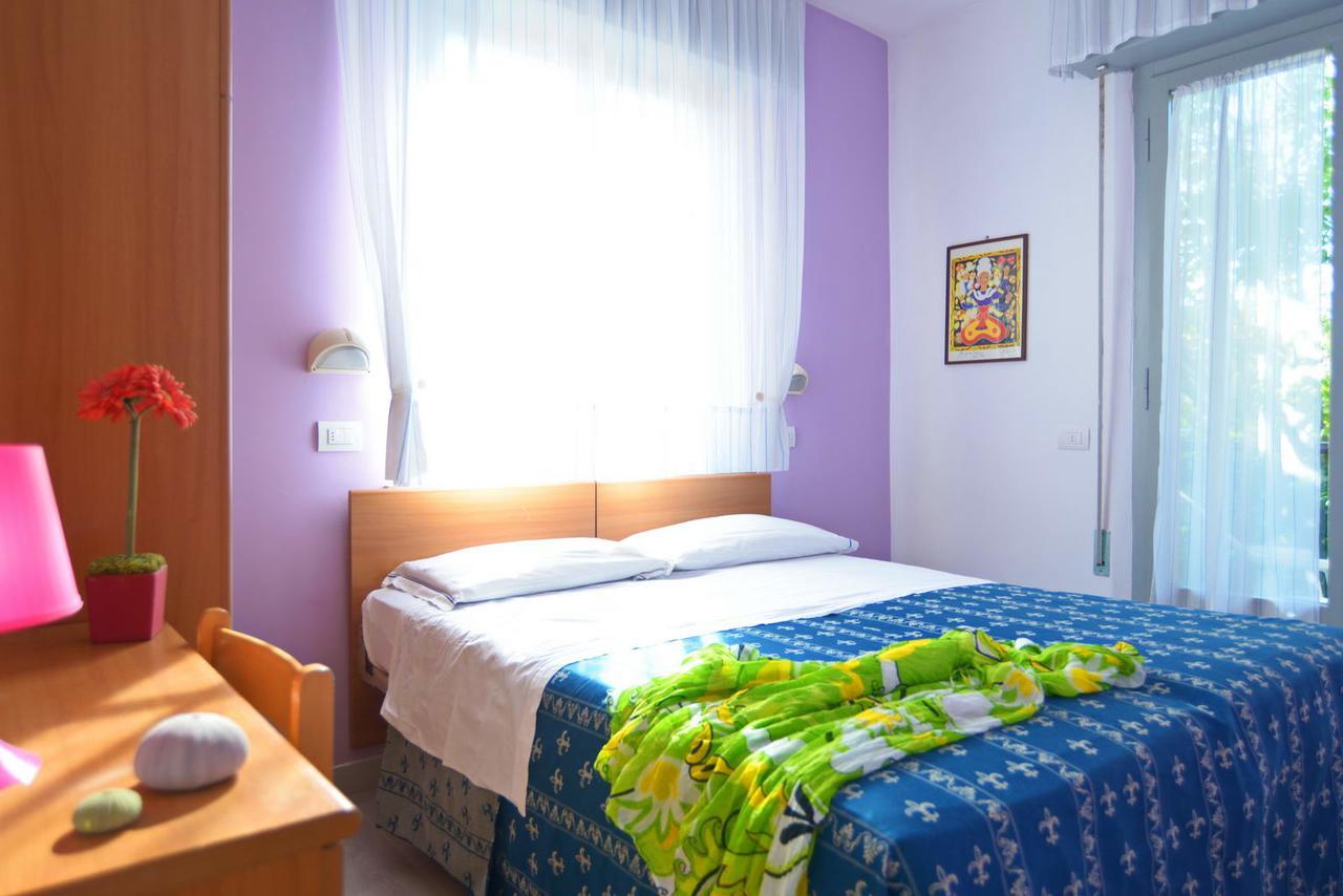 Hotel Iride Suite, Breakfast&Brunch - ideale per famiglie e coppie Riccione Esterno foto