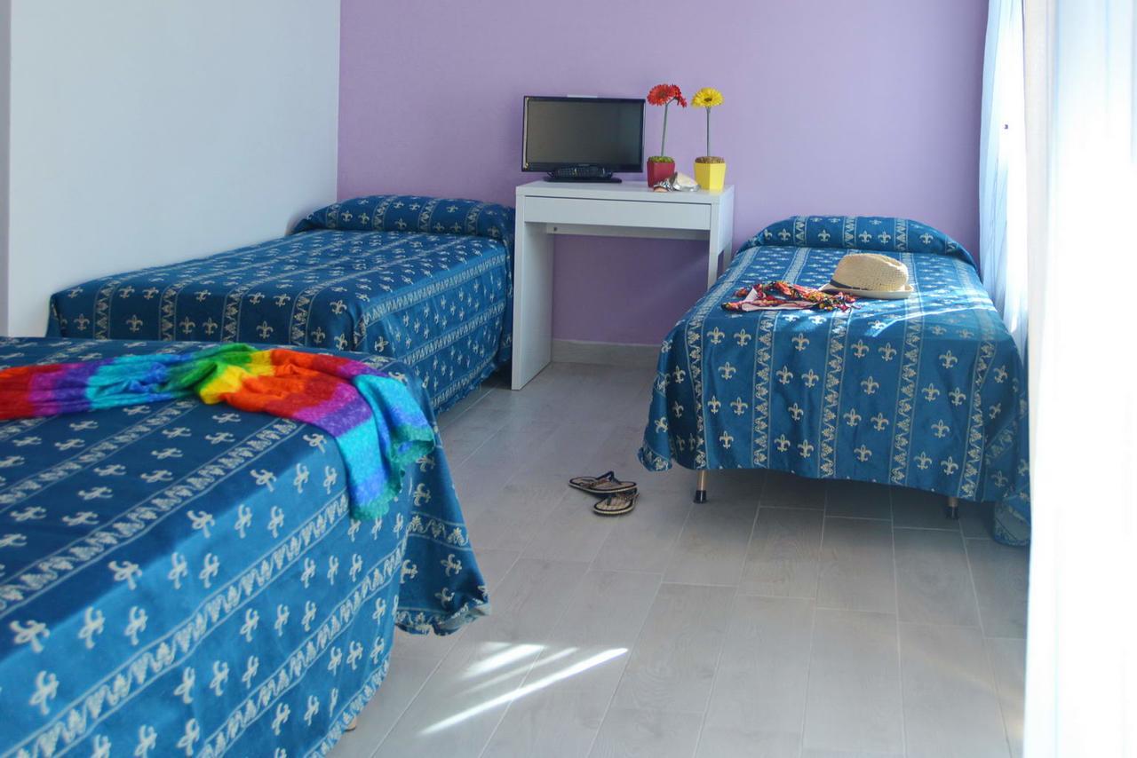 Hotel Iride Suite, Breakfast&Brunch - ideale per famiglie e coppie Riccione Esterno foto